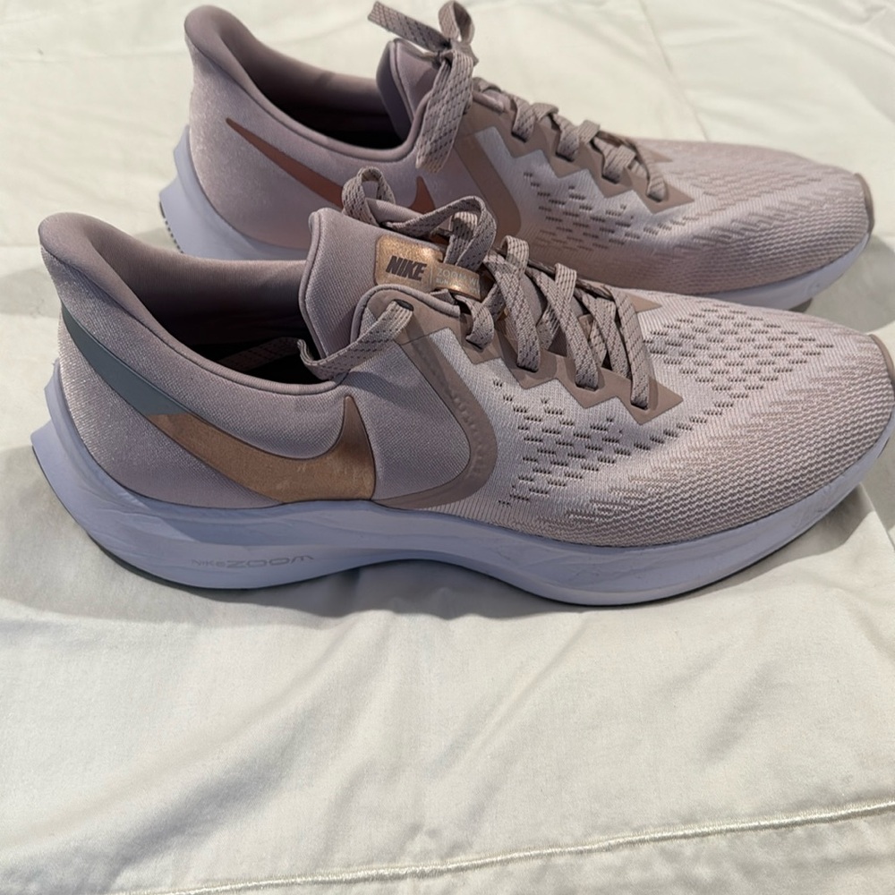 Woman’s Nike Zoom Winflo